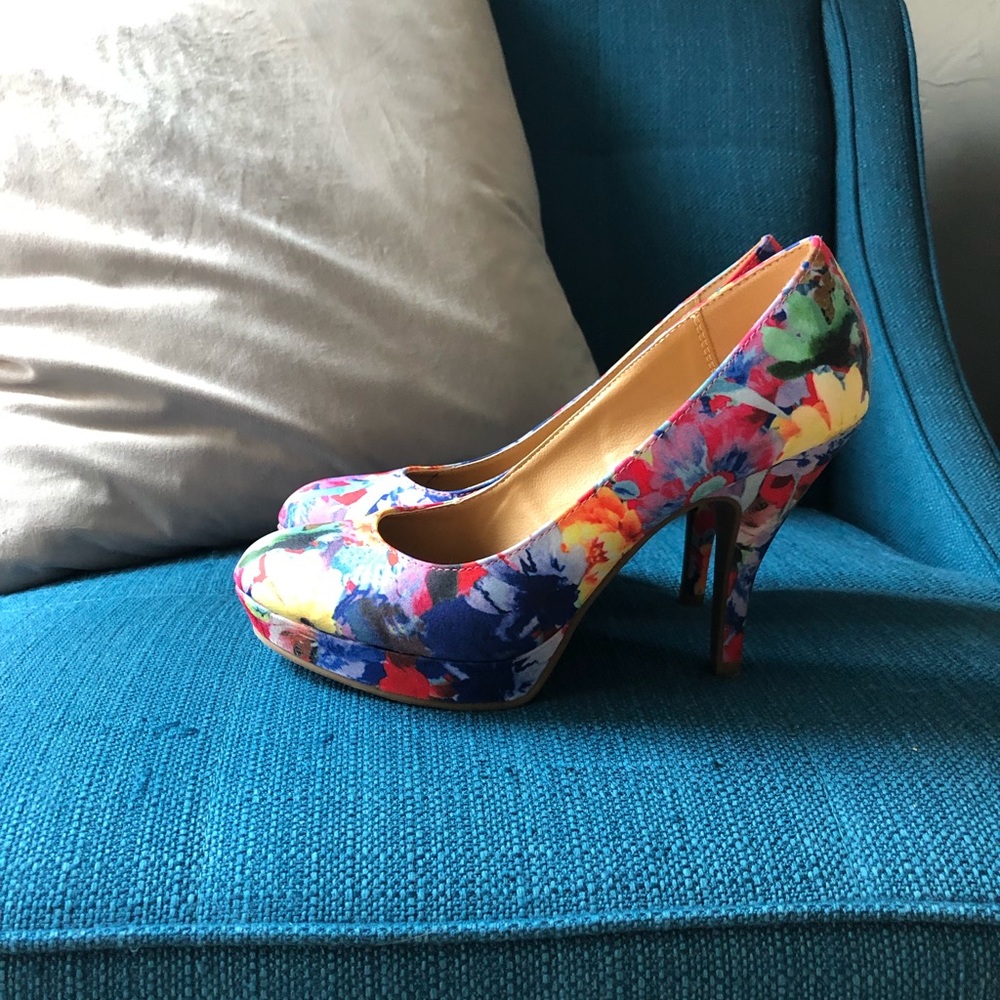 Unlisted by Kenneth Cole heels